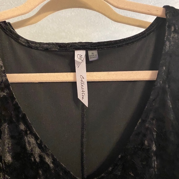 Plus size crushed velvet cold shoulder dress - Picture 5 of 5